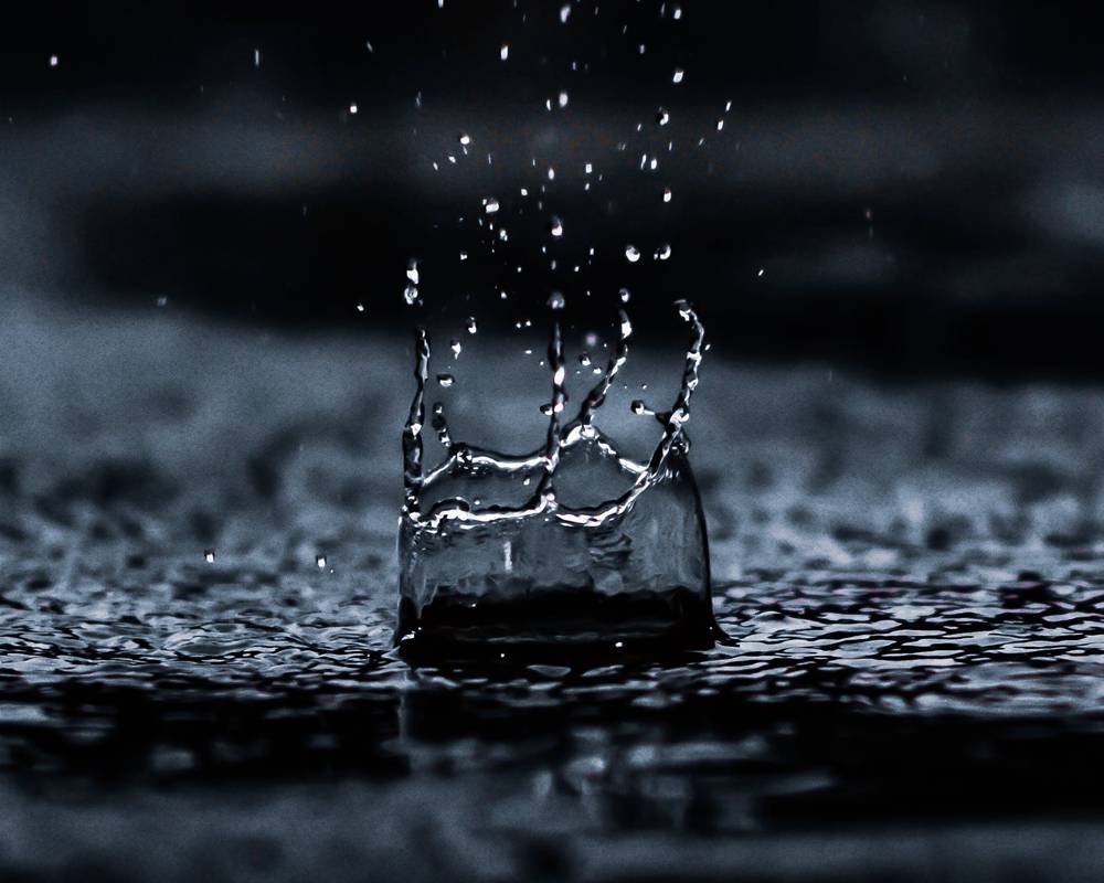 下雨圖 【下雨圖】20張有情感的下雨圖片下載,雨滴感覺很美